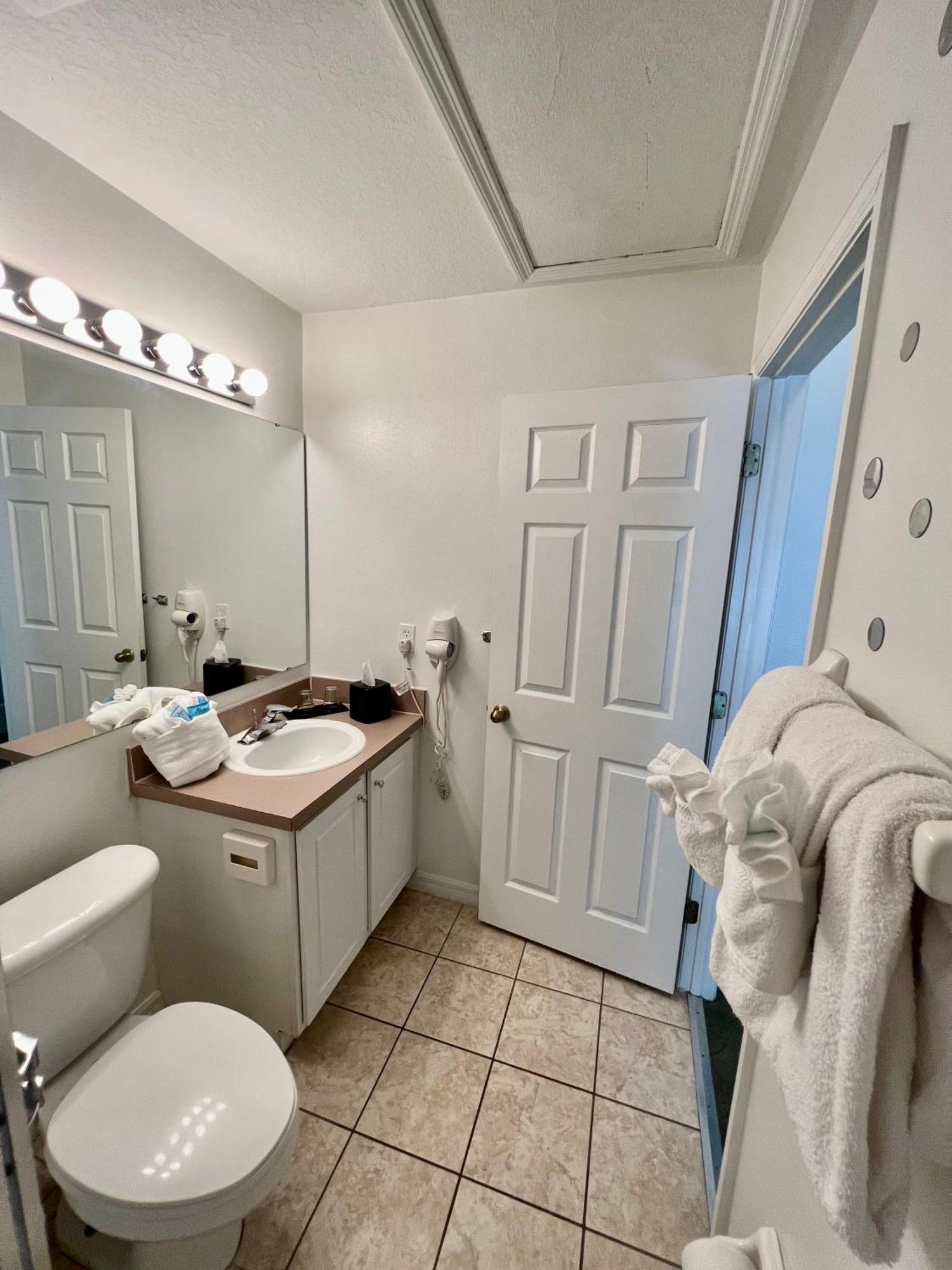 Superior 3br Townhouse Near Attractions Apartment
