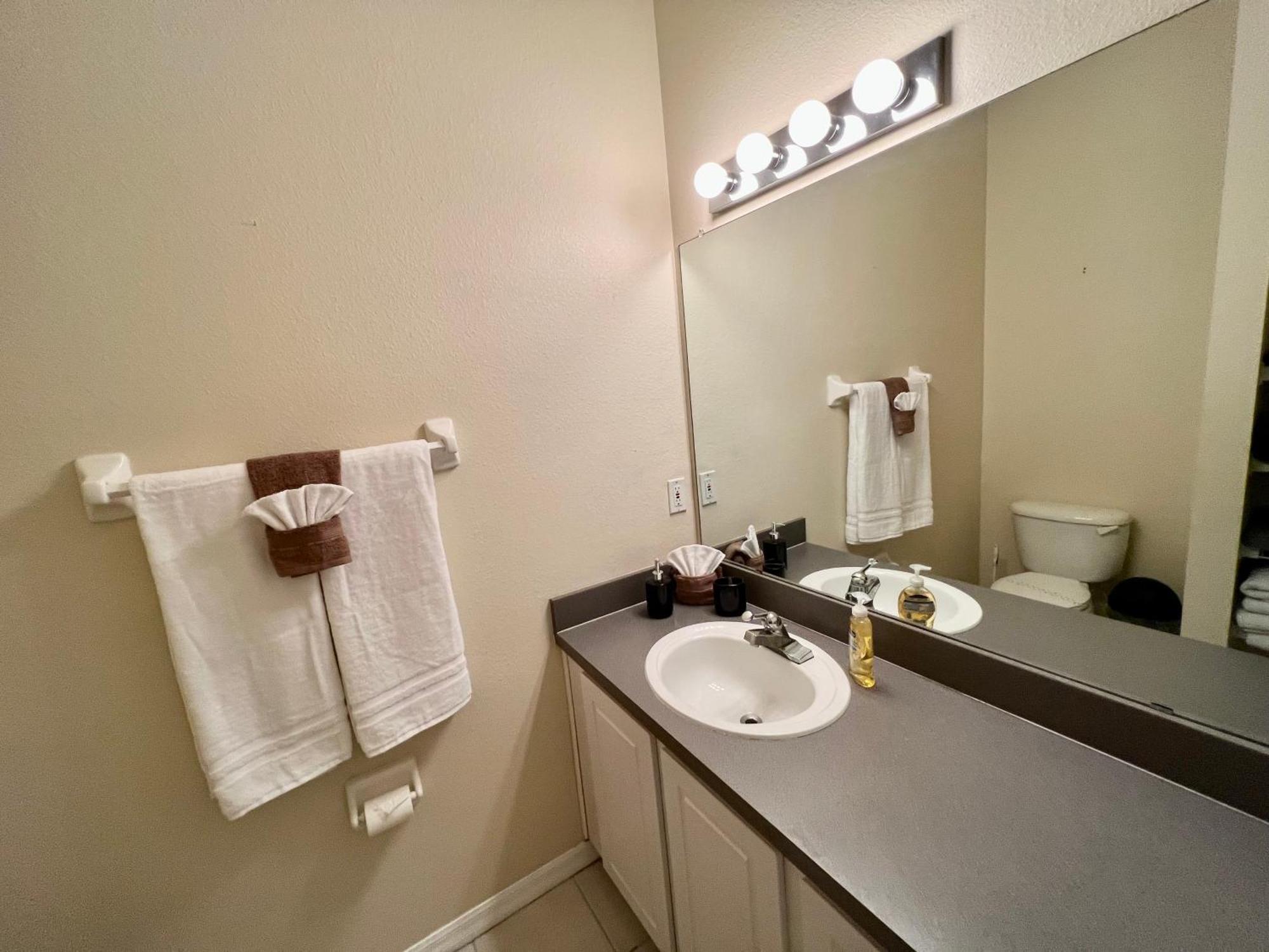 Superior 3br Townhouse Near Attractions * Kissimmee