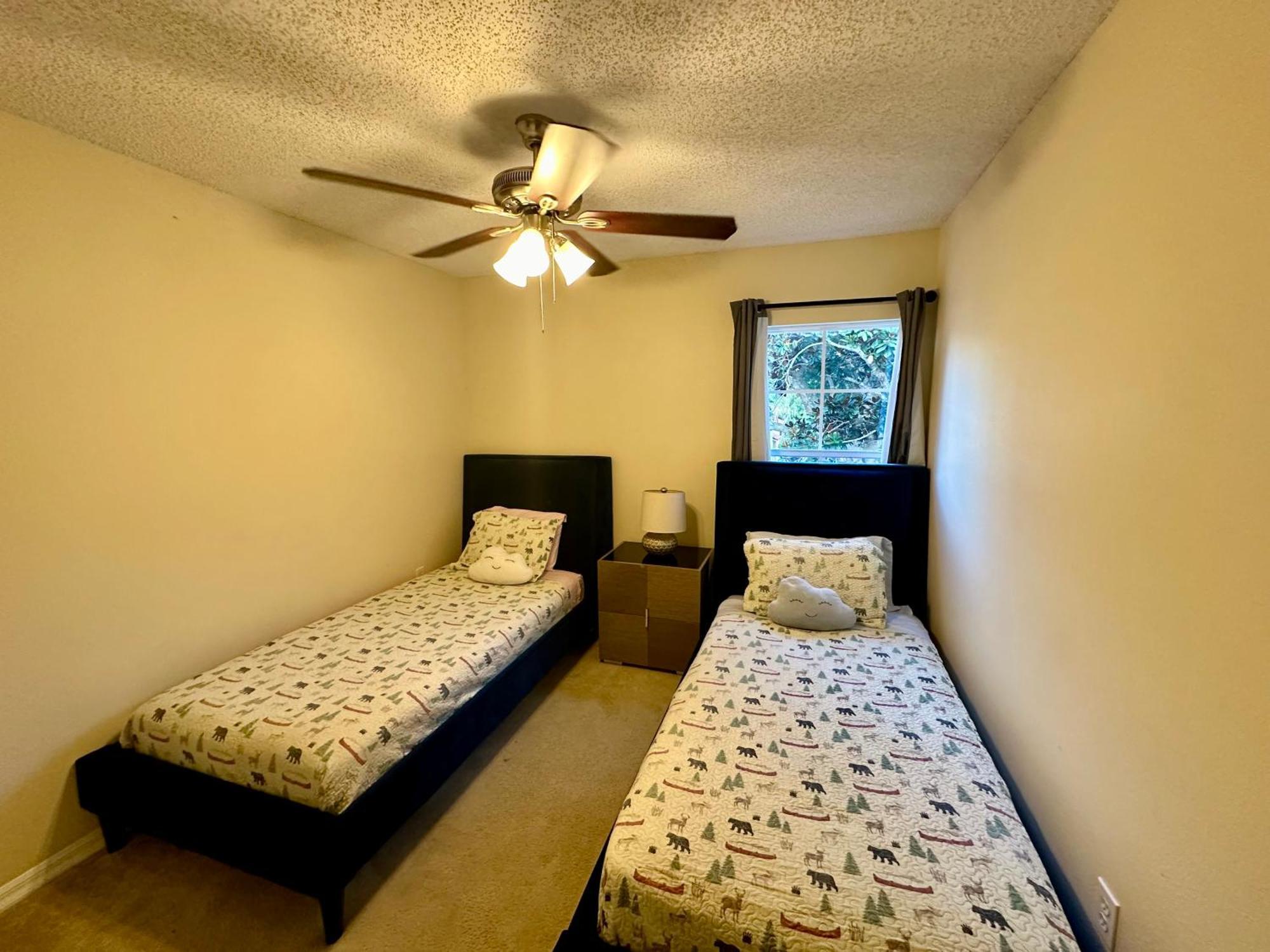Superior 3br Townhouse Near Attractions *