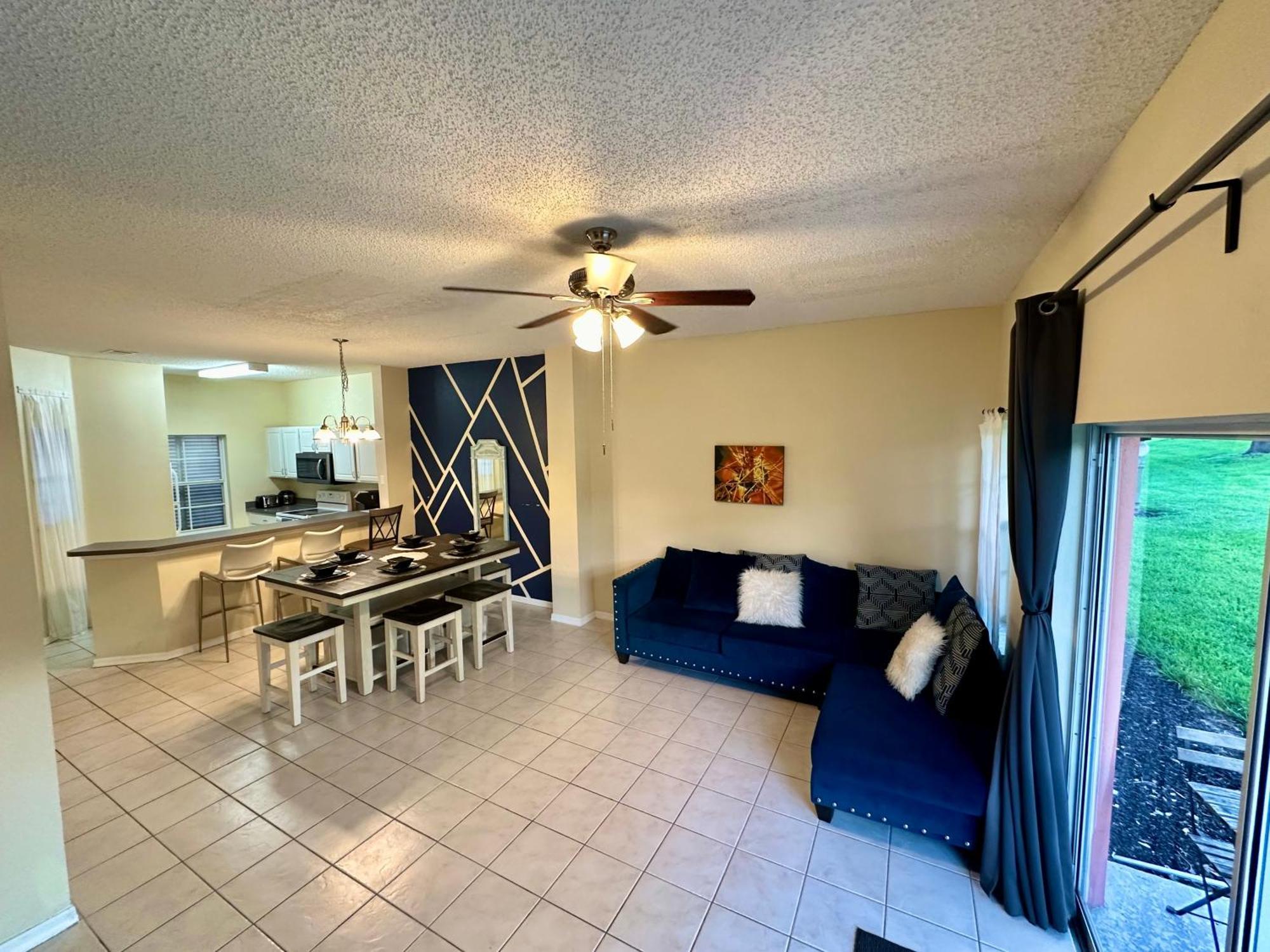 Superior 3br Townhouse Near Attractions Apartment