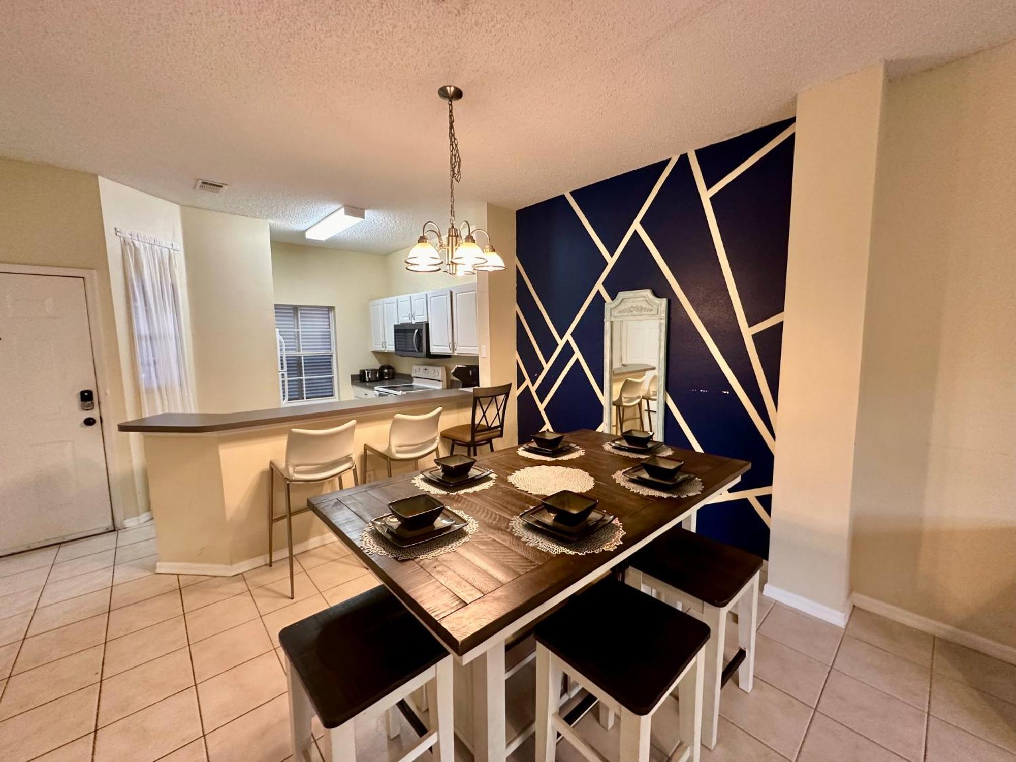Superior 3br Townhouse Near Attractions