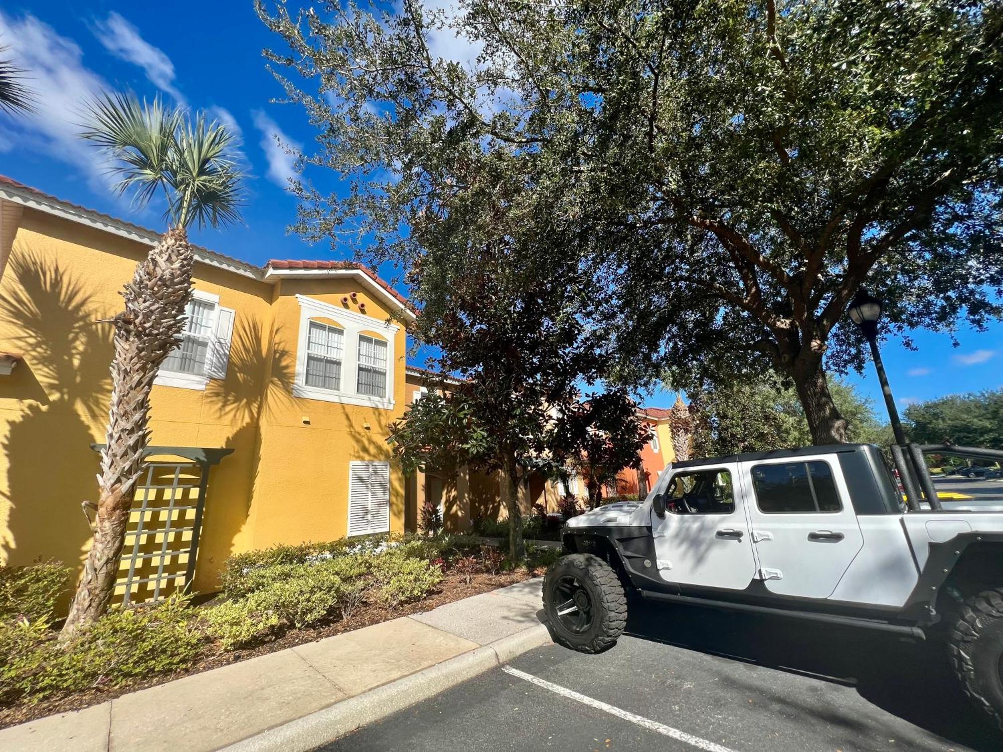 Superior 3br Townhouse Near Attractions Kissimmee